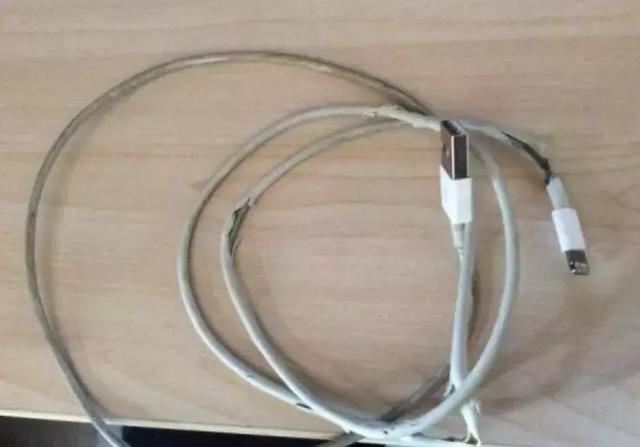 一直坏一直买的iPhone充电线，到底出了什么问题？