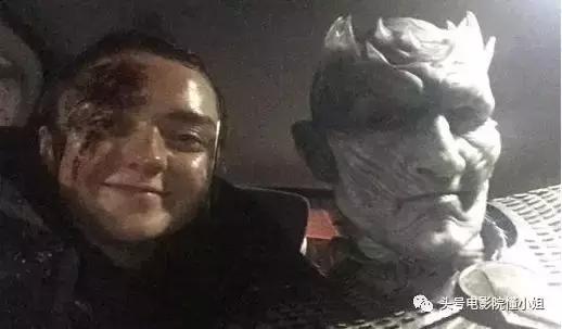 《权力的游戏》夜王,和二丫拍了15次刺杀戏,还有一个隐藏身份