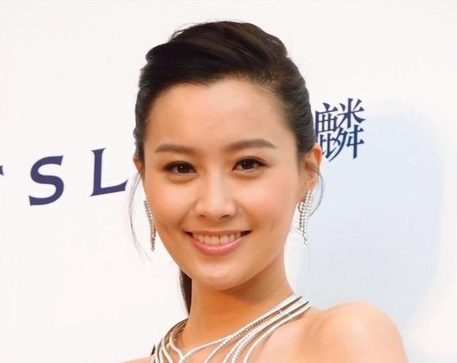 TVB最甜花旦陈法拉被曝将二婚，曾经的豪门狗血恩怨轰动一时