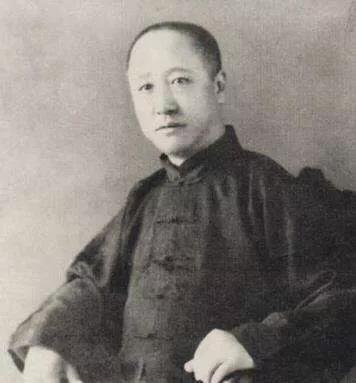 溥仪年幼,摄政王载沣为什么不自己当皇帝?