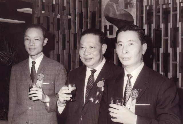 在家族金铺做了四年掌柜,能独当一面的李兆基于1948年带着一千元只身