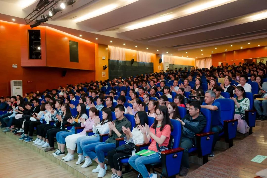 连续六年去往乐山师范学院，邦泰一直坚持在做这件事！
