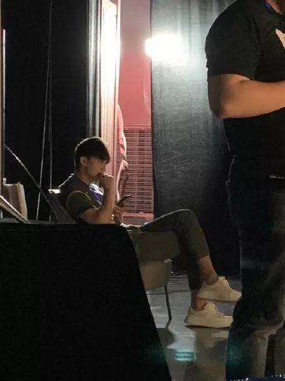 她的前男友是薛之谦？因误放前任歌曲被现任于小彤当街怒骂？