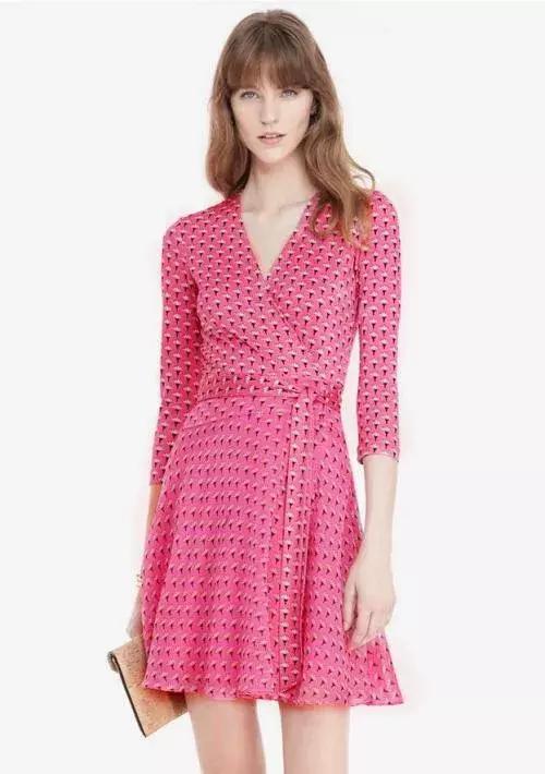 你穿过“裹身裙”吗?DVF是“裹身裙”的创造者