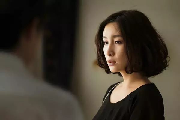 下一个十年，她可能是中国最会演的女导演