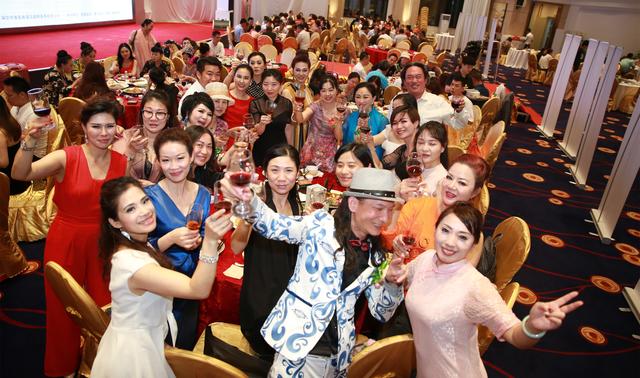 2019环球典雅太太选美比赛 开启美丽智慧的新时代风尚