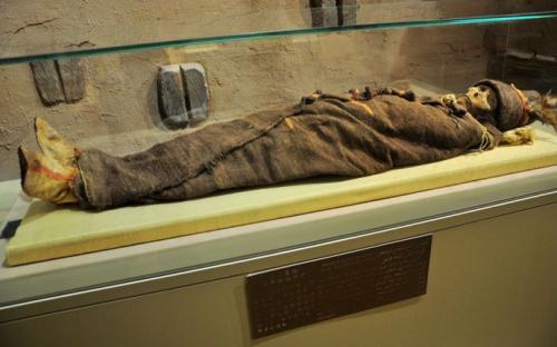 小河公主3800年前的迷人微笑,给世人留下了永恒的不解之谜。