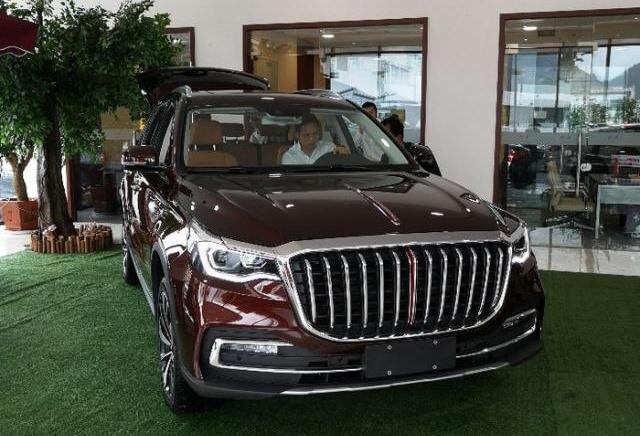 红旗HS7实车到店，枣红香槟稀奇色齐亮相，网曝售价成真，必火