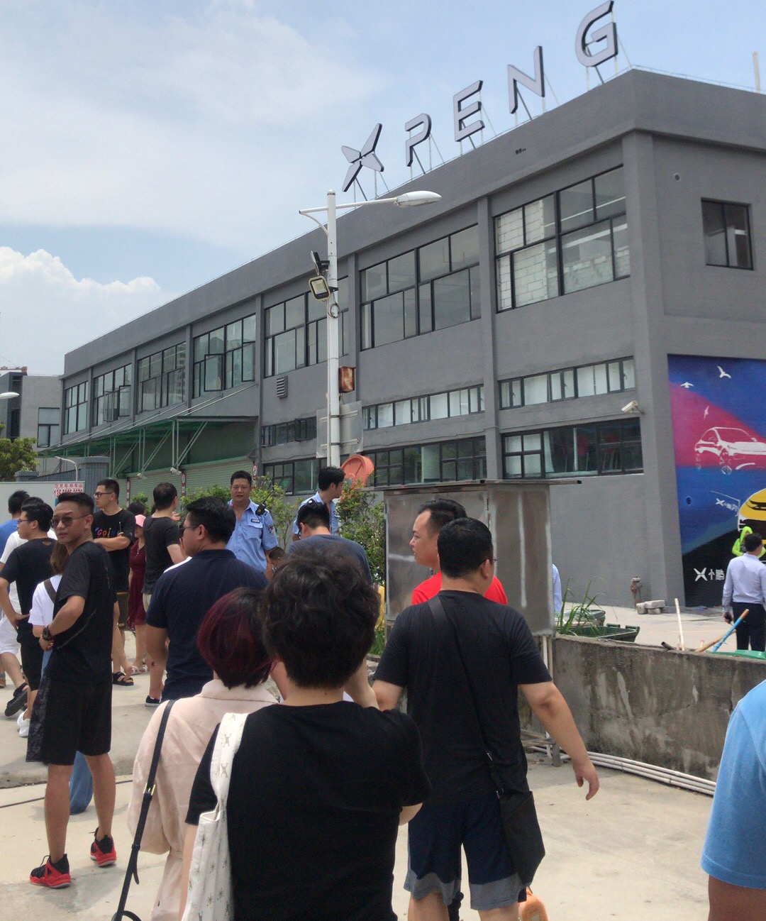 小鹏车主再置疑：理解迭代，仍希望退换，因销售体系存心“欺骗