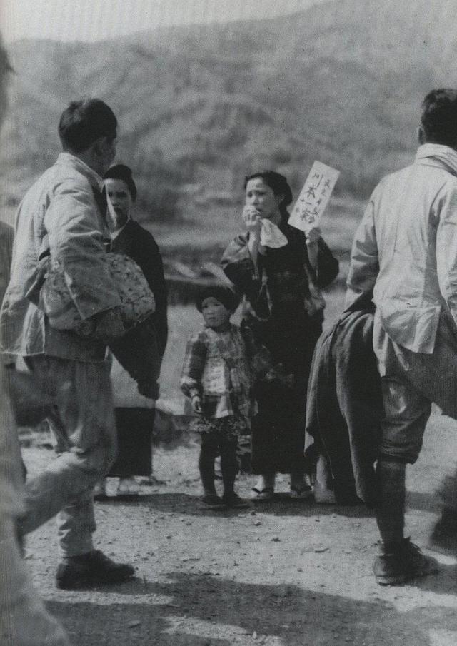 日本老照片：煙花比炮彈還大，小鮮肉在30年代就流行 歷史 第6張