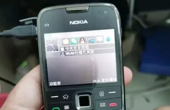 曾经用户数过亿的手机操作系统们，是怎么输给苹果跟安卓的？
