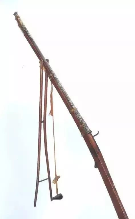 此枪征集于内蒙古东部的巴林右旗,清初时期的蒙古火枪