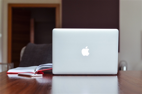 苹果全新16寸MacBook Pro有望9月发布：LG窄边液晶屏
