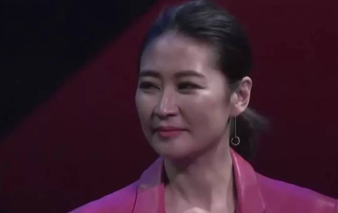 海清发言被嘲了？但她不只为了说中年女演员更便宜