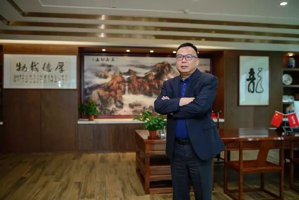 绿色构筑未来 | 专访金意陶集团董事长何乾__凤凰网