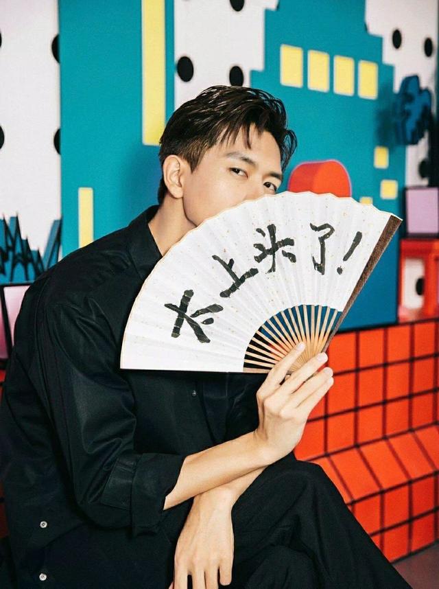 《亲爱的热爱的》隐藏剧情:不是她一见钟情,而是他早已非她不可