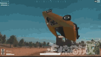 正惊gif:大学四年只学会喝酒,美女竟能脚踢风油精瓶盖