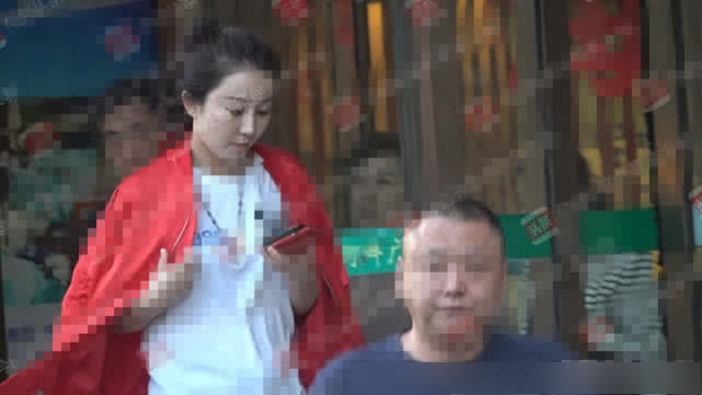 曹云金被曝出轨新进展！豪宅幽会美女共度2小时