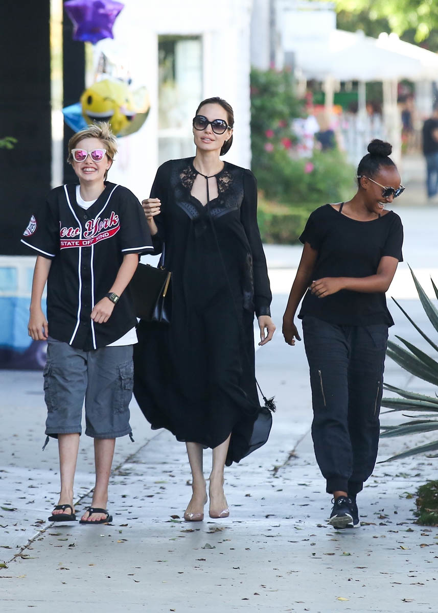 12岁身高1米7，茱皮亲生的大女儿Shiloh是越长越帅气了