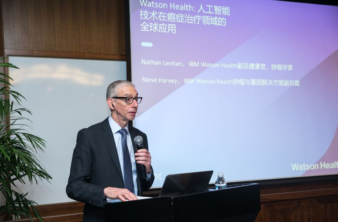 谁来构建AI医疗的未来？