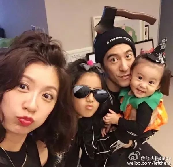 生完2个孩子才办婚礼，嫁小9岁老公，她逆袭了