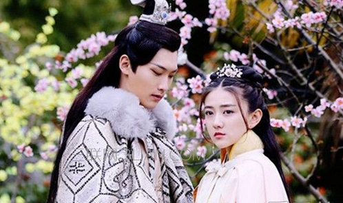 《双世宠妃2》第三季剧情猜想，八王爷和曲小檀回到现代来撒糖？