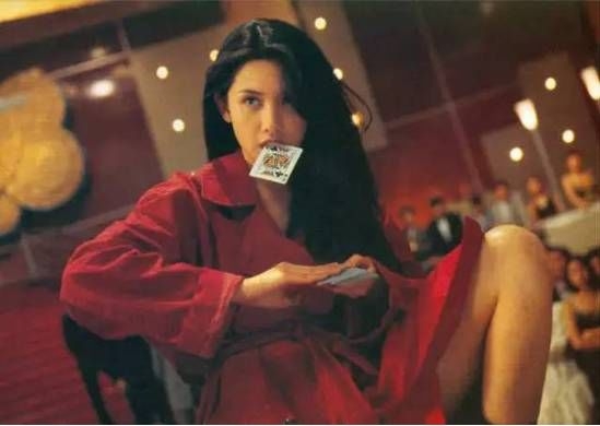 垮了！胸下垂，胖成大妈，让大导演迷恋的神颜全没了