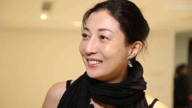 受成龙影响，吴绮深夜为女儿发文：被骂着长大，我们并没有做错