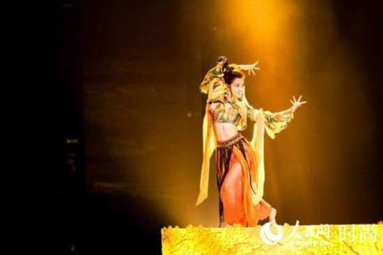 新疆姑娘哈妮克孜亮相《国风美少年》火了 网友:神仙颜值!