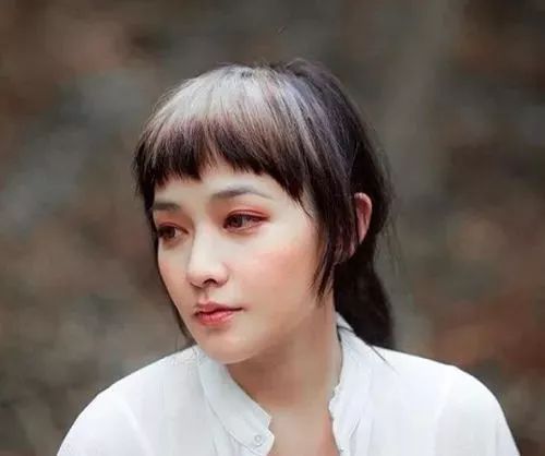 杨幂新写真美出天际，但疑似抄袭张柏芝？