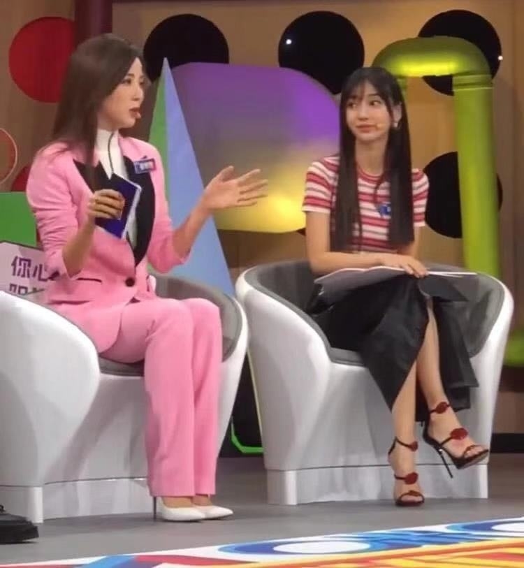离开PS精修的杨颖输给了央视主持人？李思思让人发现气质的重要性