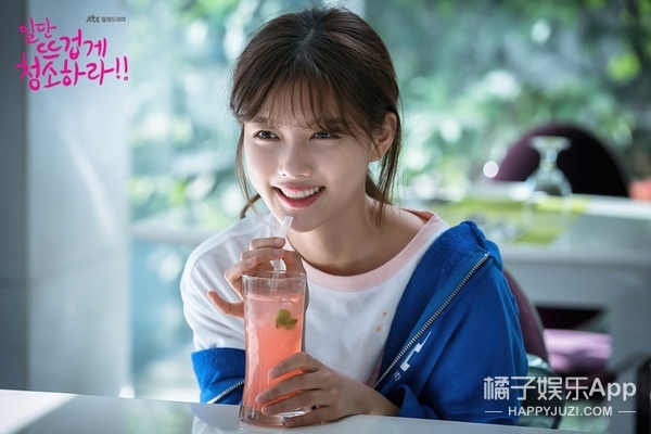 被女主强吻后说是吃到屎，这位男主角你有事吗？