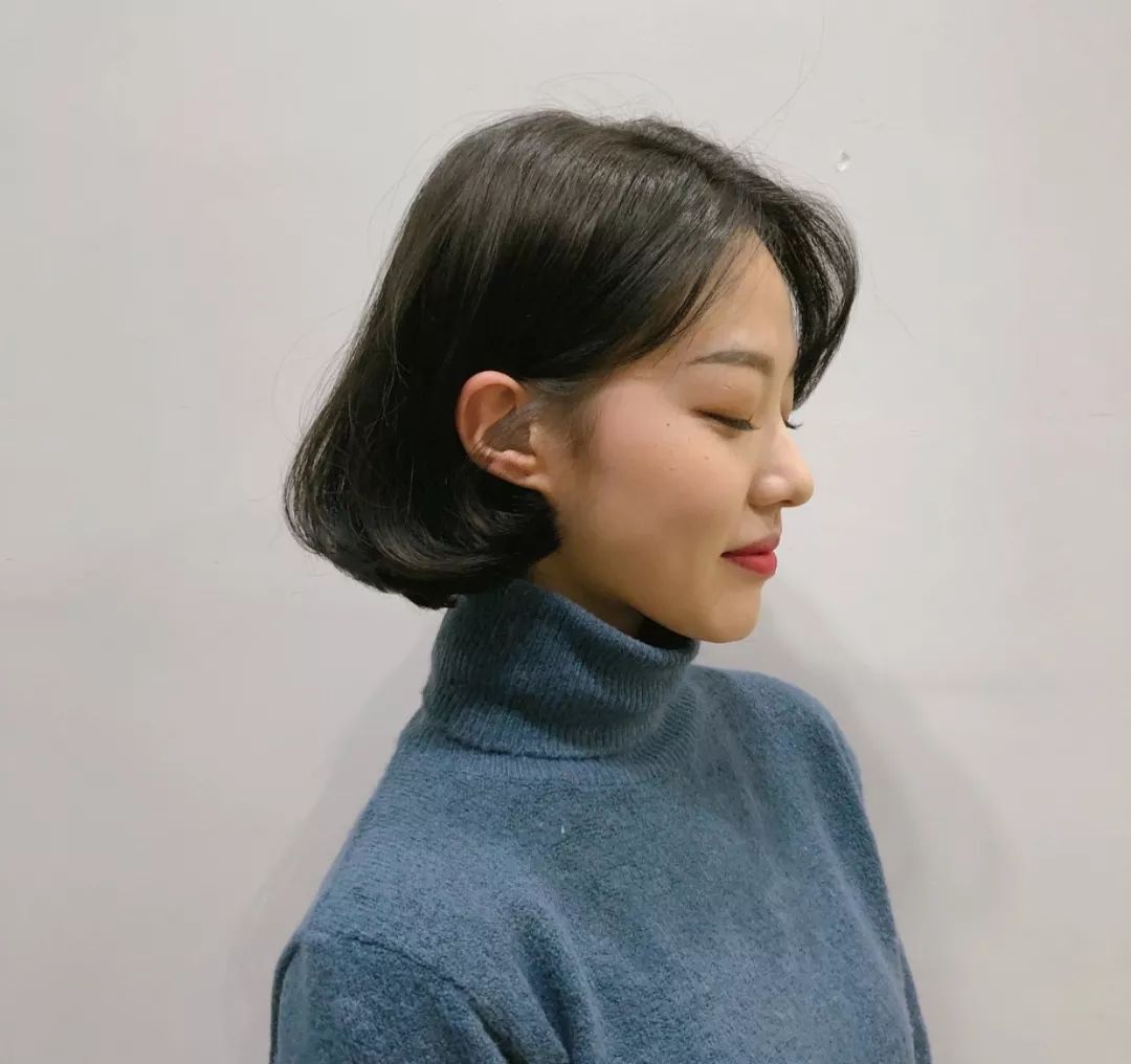 长发发型的齐耳发型适合瘦瘦的程度,及肩古灵的图片一定长度上也好看的微卷精怪中女生背影短发大全集图片