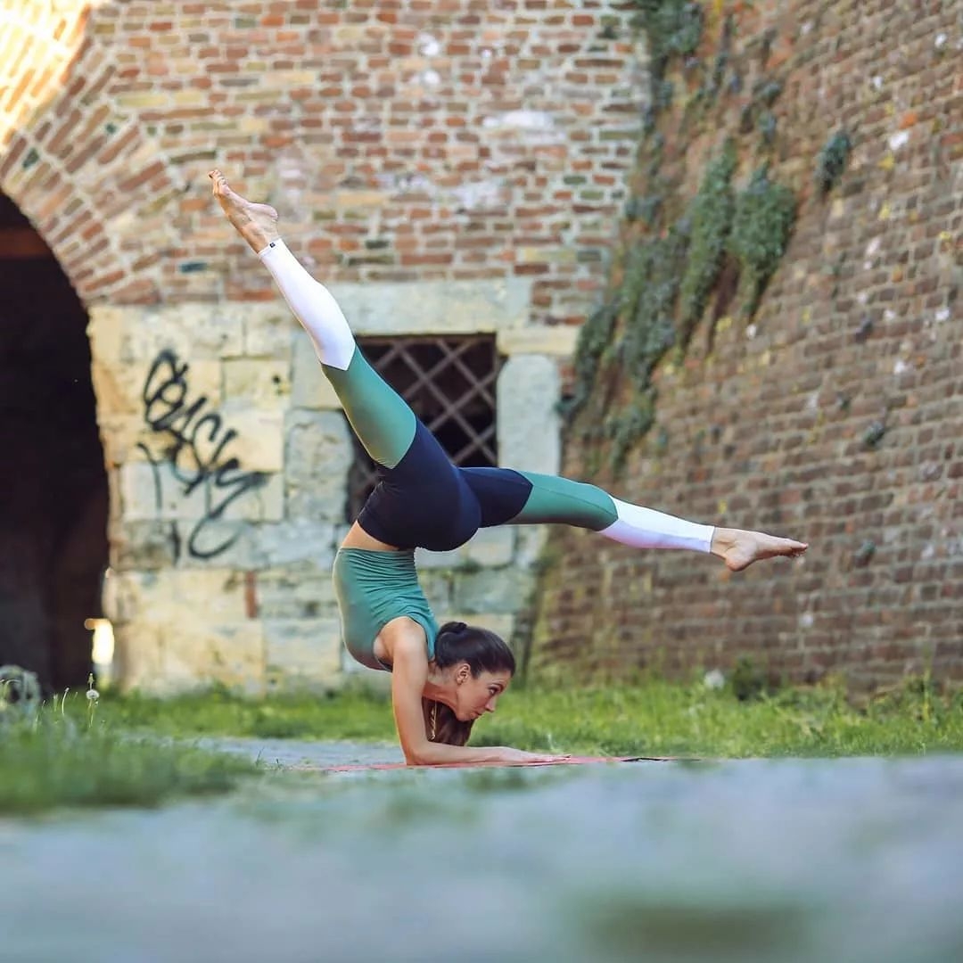 健身房,游泳馆,在家练瑜伽,3个条件只要练对任