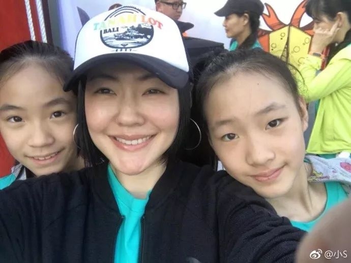 小S女儿新照靓过妈妈！这位明星因女儿被群嘲，想出国隐退