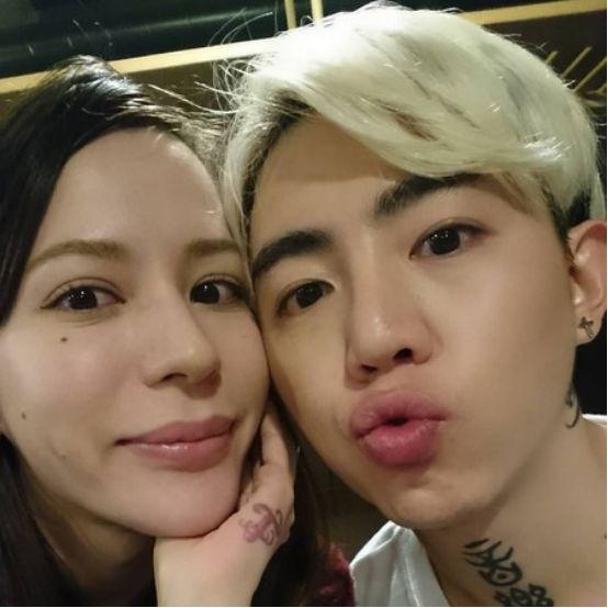 谢和弦不忍老婆为求子每天打针，暖心喊话：娶你不是为了传宗接代