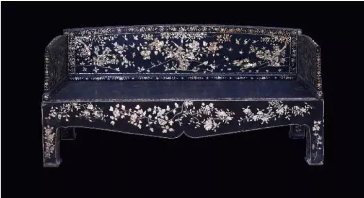 佟丽娅这种神仙都hold不住刷爆朋友圈的故宫口红？吴谨言却赢了…