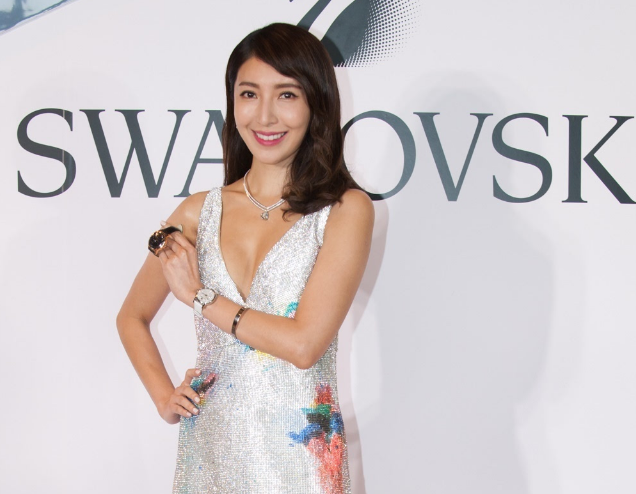 杨谨华与男友甜蜜秀恩爱引羡慕,计划结婚的杨