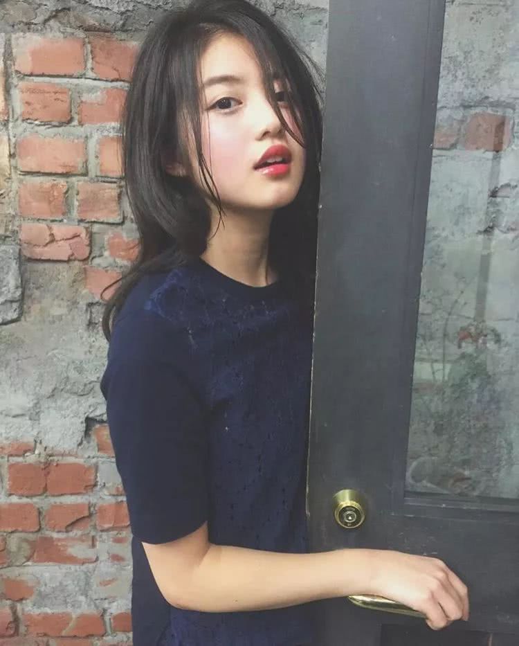 日本福冈第一美少女，双马尾造型刷爆日推，竟然是翻版周海媚?