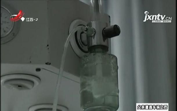 父亲的墓碑样纸上，突然出现了让人意外的名字...