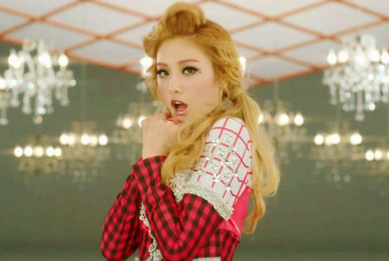 超越刘亦菲连续两年被评为亚洲最美的她，突然肿成这样了？