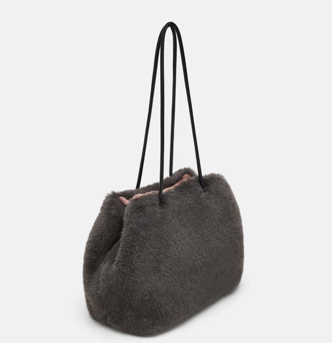 30件冬季必备毛绒绒单品，既能保持温度也能拥有风度！