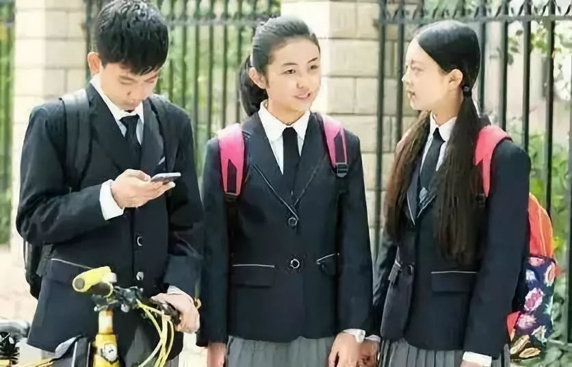 把关晓彤比下去了，新国民闺女身价7个亿，马上要爆红