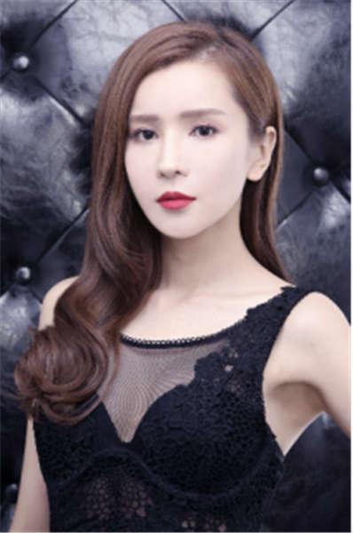 百变女神王希维狂虐黄宗泽,却自曝理想型就是他!