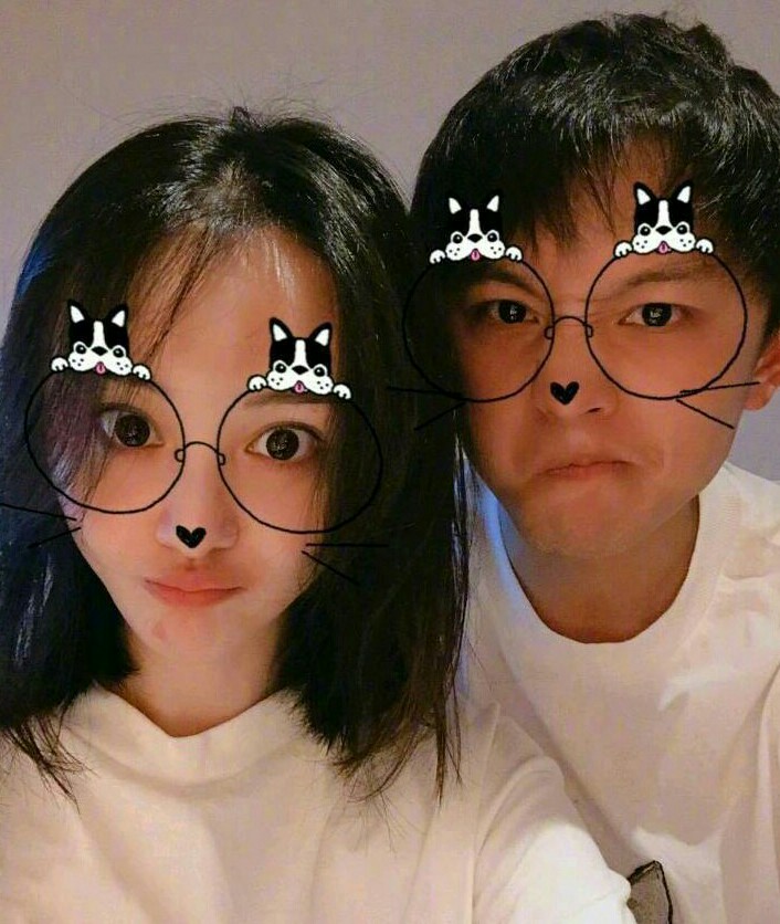 郑爽和男友张恒合开公司,好事将近?