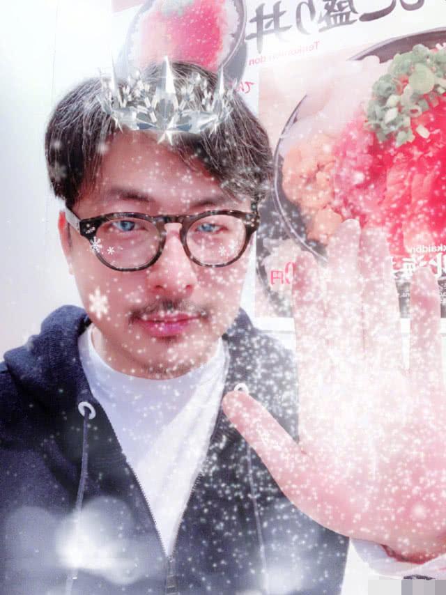 李湘全家欢度圣诞节，深夜晒素食火锅，一家三口全瘦了