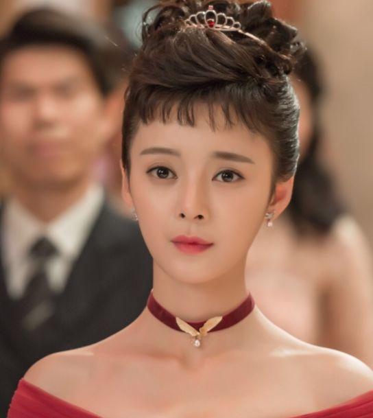 王凯初恋整成低配版沈梦辰！连她整形后遗症的朝天鼻也照搬了···