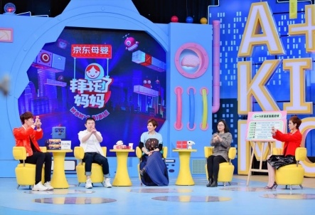 大潘升级奶爸 孩子出生后第一个抱的竟然是贾玲！