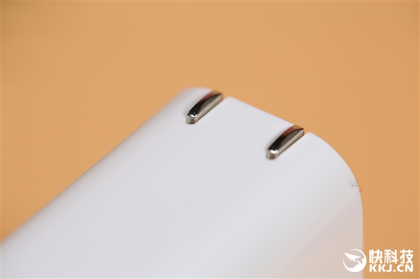 18W快充！99元小米二合一移动电源图赏