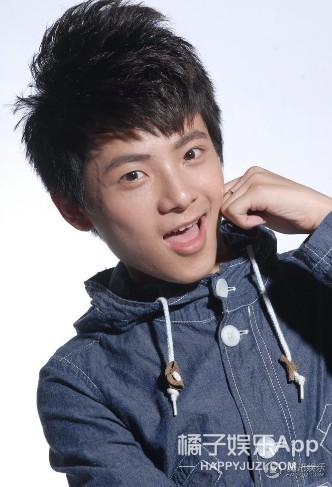 还记得2010快男第九吴俊余吗？他现在长这样啦！